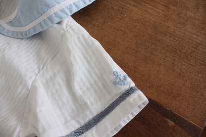 セーラーカラーのロンパース，手づくりロンパース，着せたい縫いたい赤ちゃん服